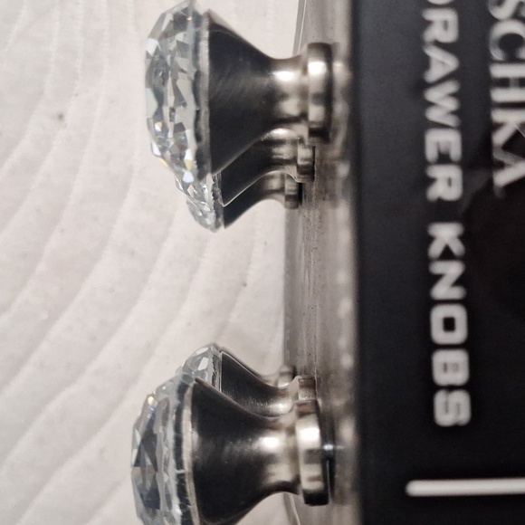 Badgley Mischka Crystal Drawer Knobs 6 pc. - Picture 3 of 4